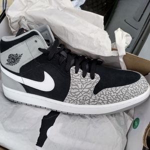 Air Jordan 1 Mid SE Elephant Print